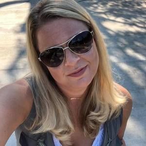 Meet your Posher, Roxanne